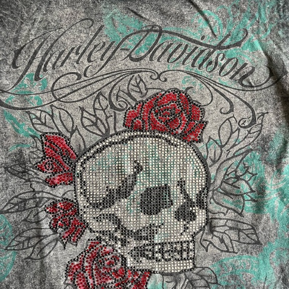 Harley-Davidson Rhinestone Tee with Skull and Roses / Rhinestone Graphic - Picture 5 of 9